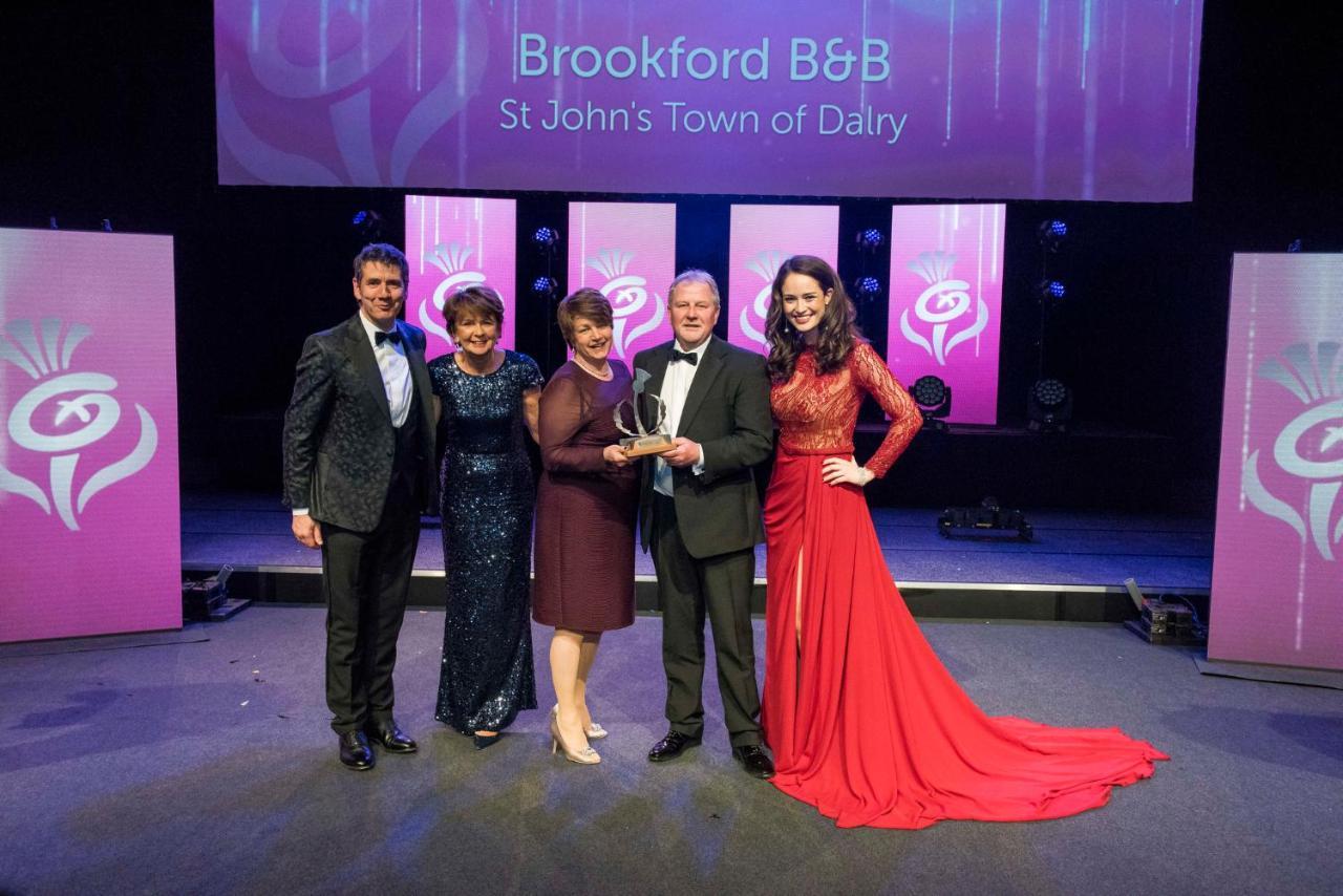 Brookford B&B Dalry  Ngoại thất bức ảnh